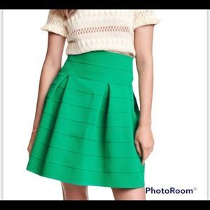 H&M Green Textured Flared Mini Skirt with Pleats Size Medium